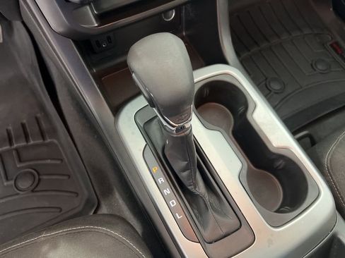 Used 2022 Chevrolet Colorado LT w/ LT Convenience Package image 14