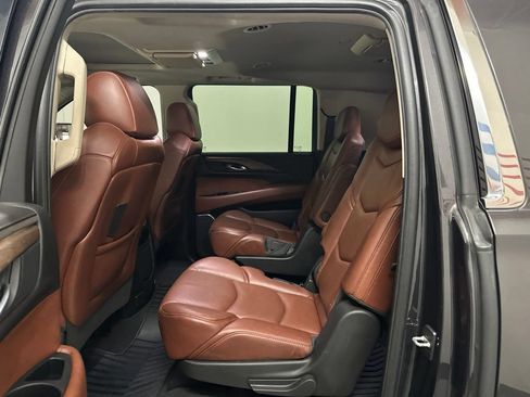 Used 2018 Cadillac Escalade ESV Premium Luxury RWD image 50