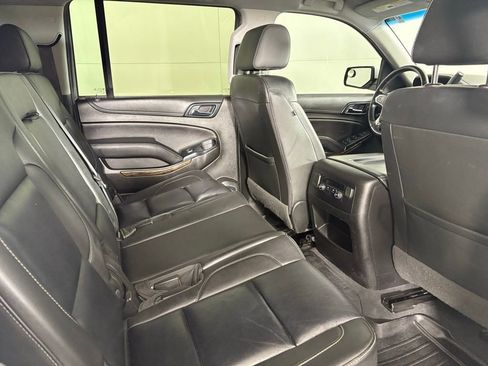Used 2019 Chevrolet Suburban LT image 20
