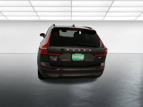 Used 2022 Volvo XC60 B5 Momentum image 7