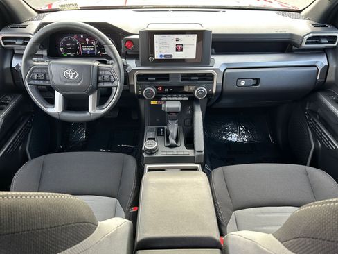 Certified 2025 Toyota 4Runner 4WD image 21