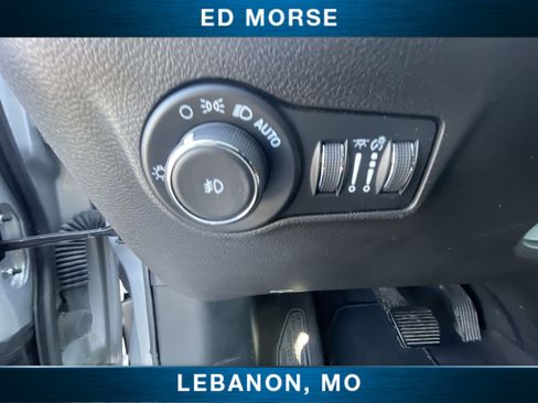 Used 2025 Jeep Compass Limited AWD/4WD image 17
