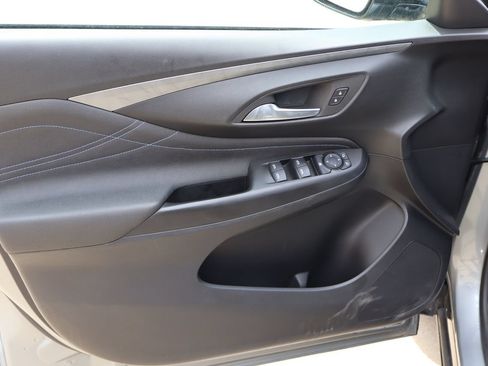 Used 2025 Buick Envista Sport Touring FWD image 19