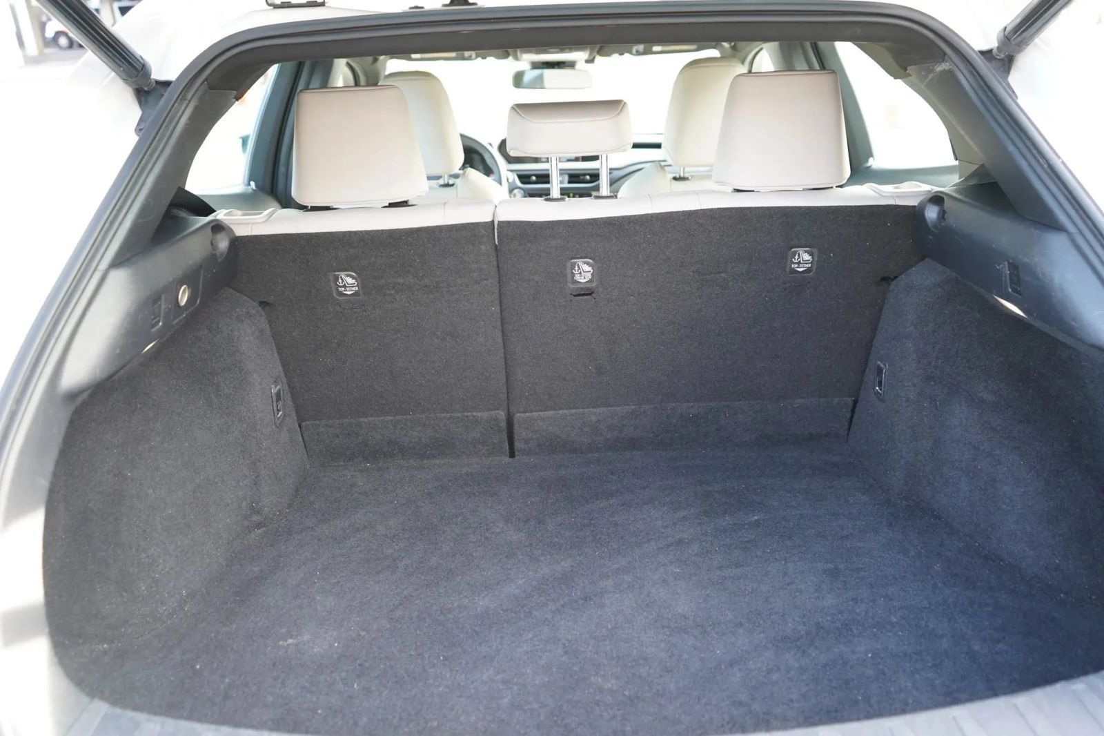 Used 2019 Lexus UX 200 FWD image 23