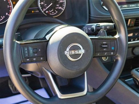 Used 2023 Nissan Rogue SV FWD image 34