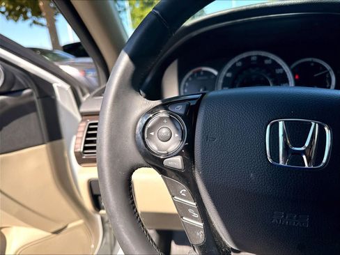 Used 2017 Honda Accord EX-L image 13