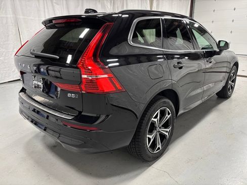 Used 2022 Volvo XC60 B5 Momentum w/ Climate Package AWD/4WD image 7