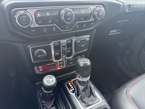 Used 2023 Jeep Wrangler Unlimited Rubicon w/ Xtreme Recon 35" Tire Package image 16