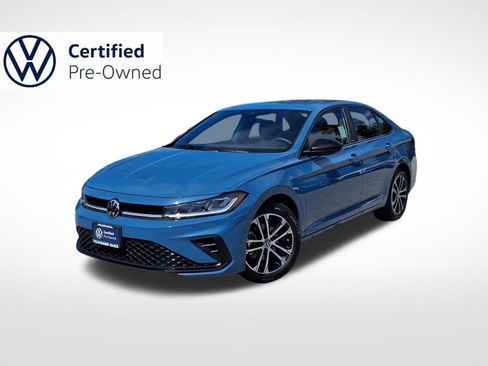 Used 2025 Volkswagen Jetta Sport image 1