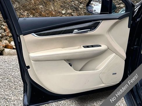 Used 2019 Cadillac XT5 AWD image 19