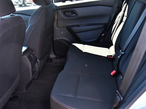 Used 2024 Nissan Rogue S FWD image 33