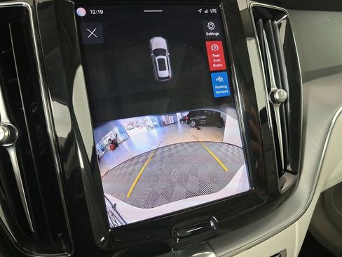 Certified 2024 Volvo XC60 B5 Core w/ Climate Package AWD/4WD image 30