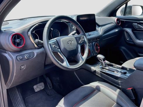Used 2025 Chevrolet Blazer RS FWD image 9