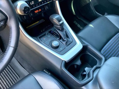 Used 2020 Toyota RAV4 XSE AWD/4WD image 17