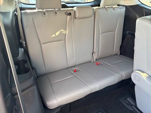 Used 2023 Toyota Highlander Limited AWD/4WD image 34