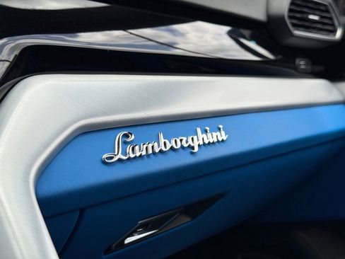 Used 2020 Lamborghini Urus AWD/4WD image 38