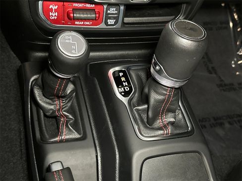 Used 2023 Jeep Wrangler Unlimited Rubicon w/ Steel Bumper Group image 23