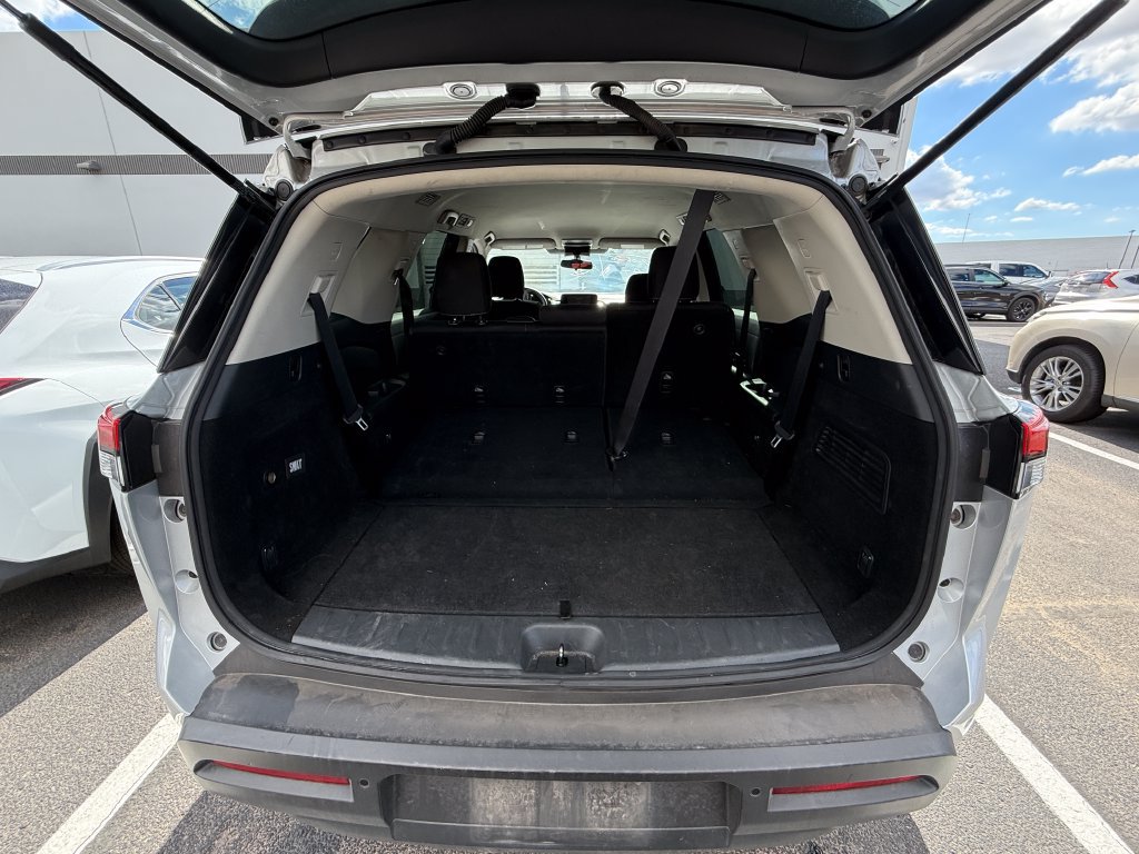 Used 2022 Nissan Pathfinder SV FWD image 11