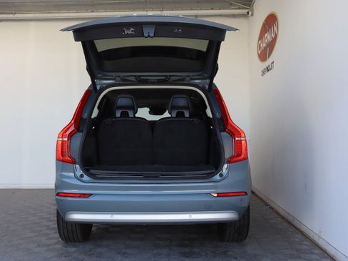 Used 2022 Volvo XC90 T6 Momentum w/ Advanced Package AWD/4WD image 5