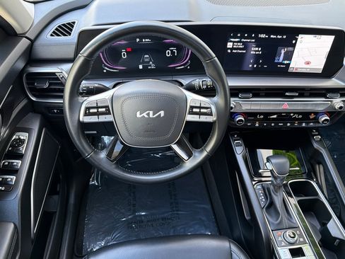 Used 2025 Kia Telluride S AWD/4WD image 14