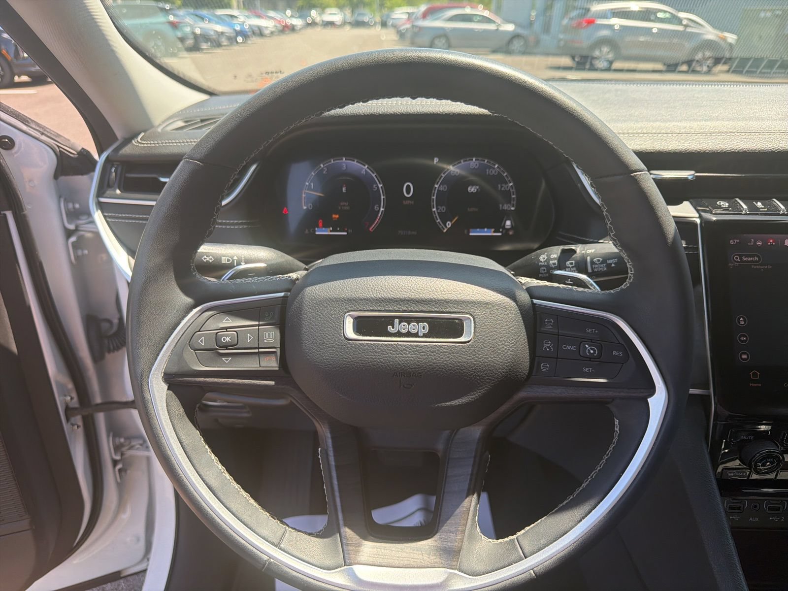Used 2023 Jeep Grand Cherokee Limited AWD/4WD image 12