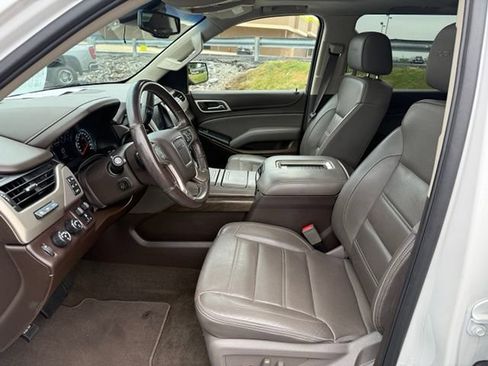 Used 2018 GMC Yukon XL Denali w/ Denali Ultimate Package AWD/4WD image 32