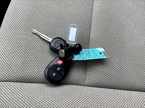 Used 2020 Toyota Sienna L image 13