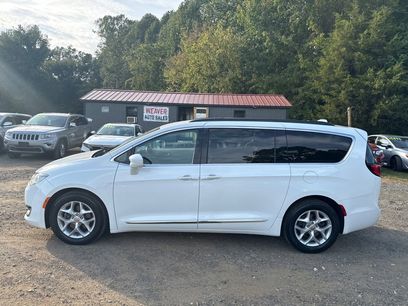Used 2017 Chrysler Pacifica Touring-L w/ Tire & Wheel Group