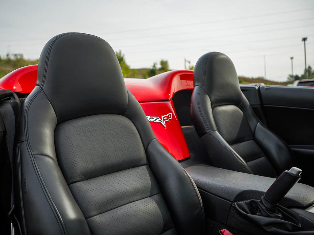 Used 2007 Chevrolet Corvette Convertible w/ Performance Package RWD image 9