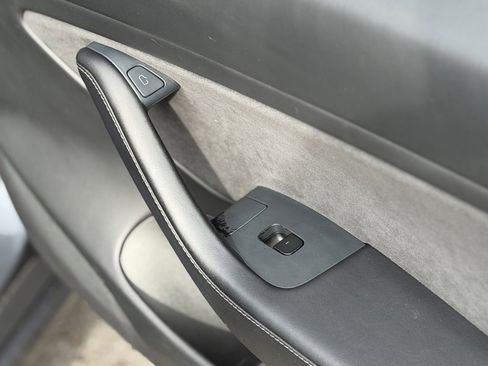 Used 2021 Tesla Model 3 Performance image 37