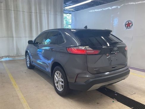 Used 2022 Ford Edge SEL AWD/4WD image 4