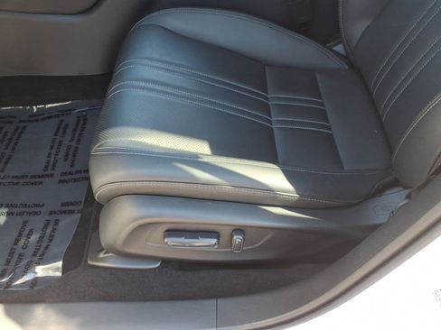 Used 2024 Honda HR-V EX-L image 14