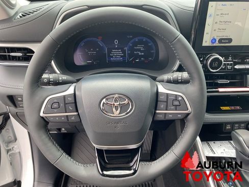 New 2026 Toyota Highlander Limited AWD/4WD image 41