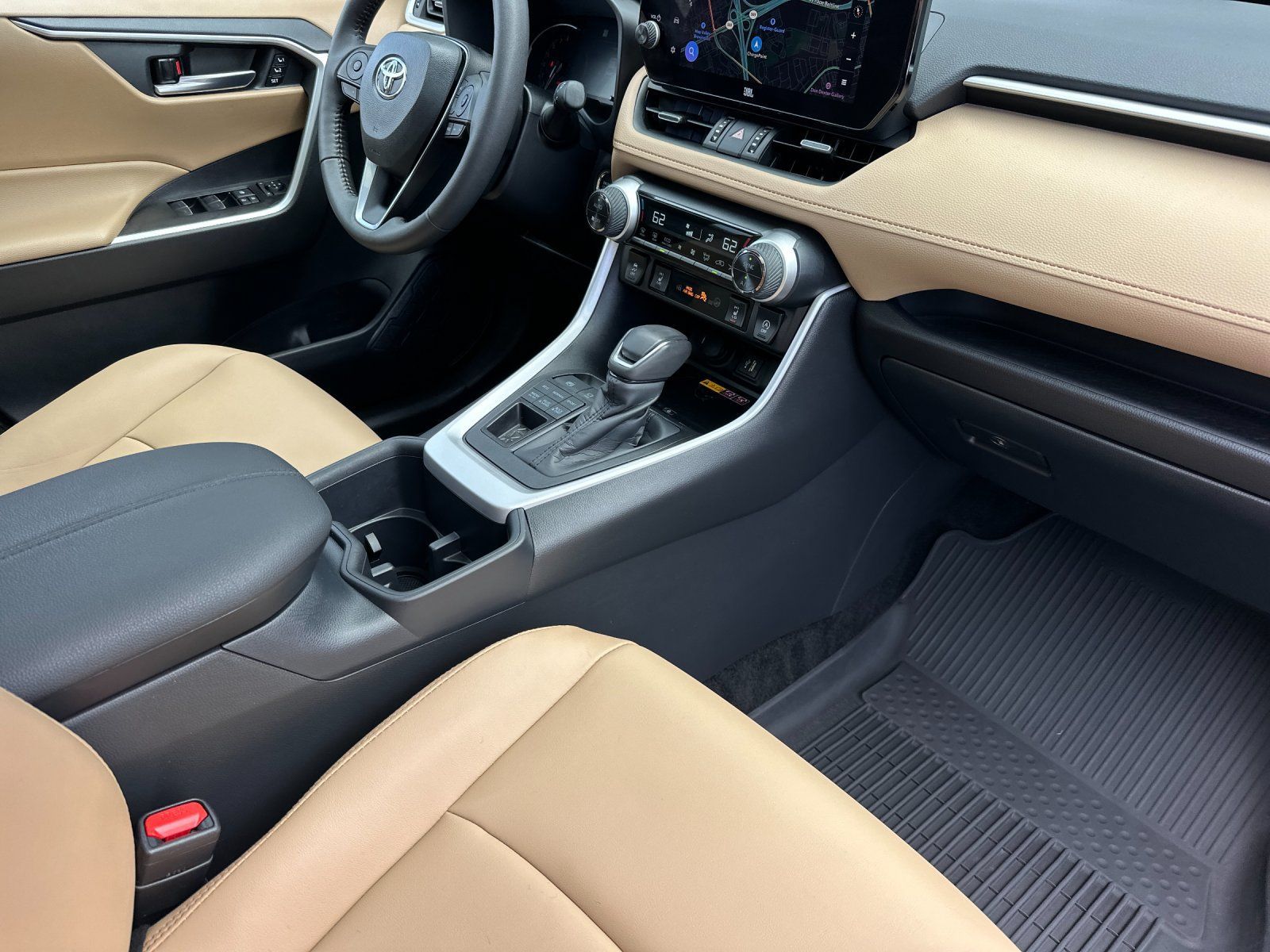 Used 2025 Toyota RAV4 XLE Premium w/ Weather Package AWD/4WD image 17
