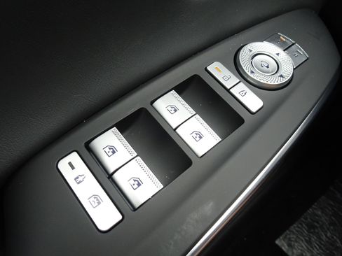 New 2026 Genesis GV70 2.5T Select image 19