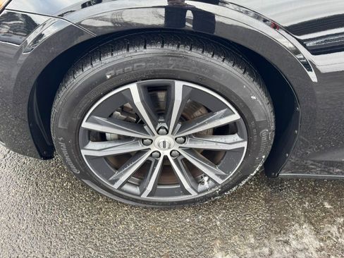 Used 2022 Volvo S60 B5 Momentum w/ Premium Package image 13