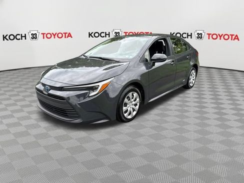 Certified 2024 Toyota Corolla LE AWD/4WD image 3