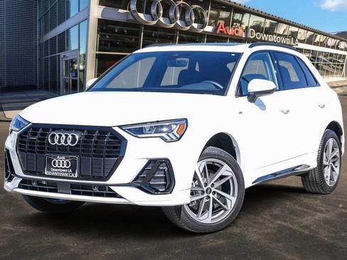 Used 2025 Audi Q3 2.0T Premium w/ Convenience Plus Package AWD/4WD image 1