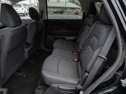 Used 2024 Nissan Pathfinder S image 19