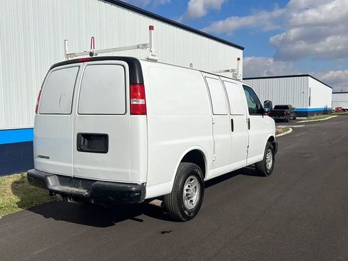 Used 2022 Chevrolet Express 2500 w/ Driver Convenience Package image 5