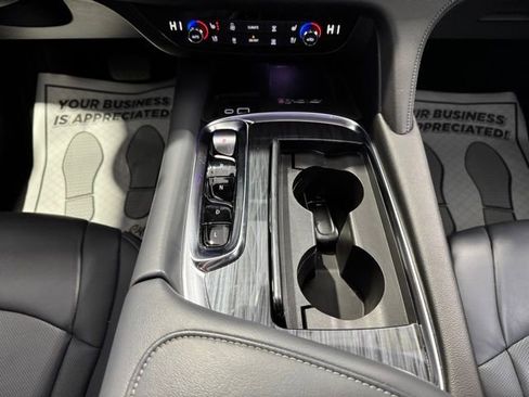 Used 2024 Buick Enclave Premium image 21