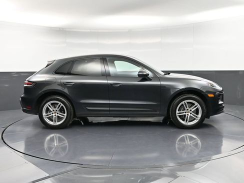 Certified 2025 Porsche Macan image 9