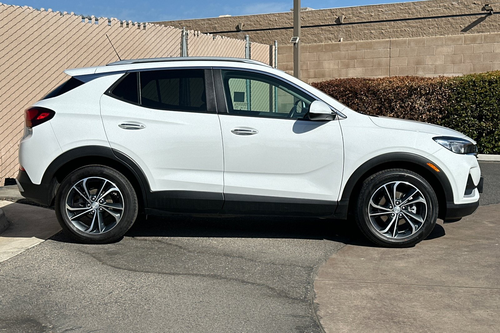 Used 2023 Buick Encore GX Select FWD image 3