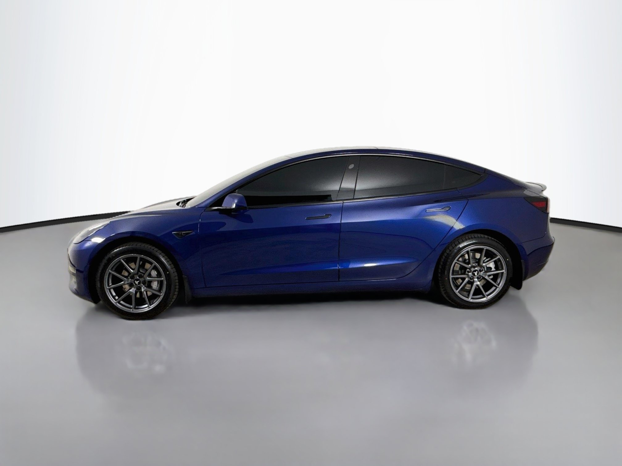 Used 2022 Tesla Model 3 Long Range AWD/4WD image 4