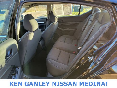 Used 2023 Nissan Altima 2.5 SV image 40