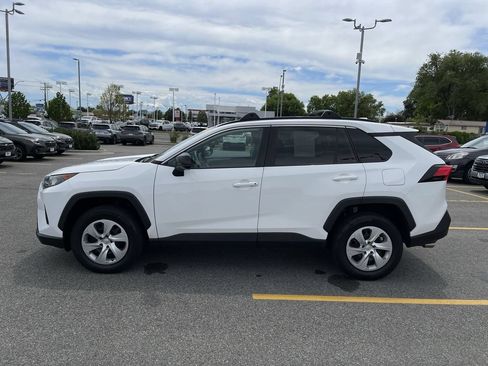 Used 2019 Toyota RAV4 LE w/ Carpet Mat Package AWD/4WD image 4