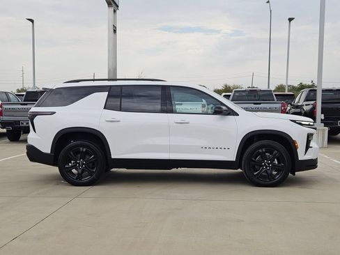 New 2027 Chevrolet Traverse LT w/ Midnight/Sport Edition FWD image 7