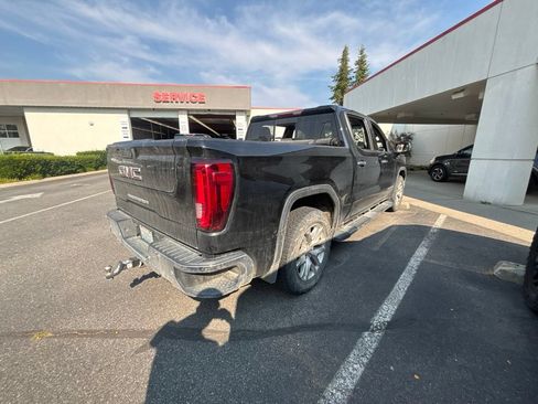 Used 2019 GMC Sierra 1500 SLT w/ SLT Convenience Package AWD/4WD image 3