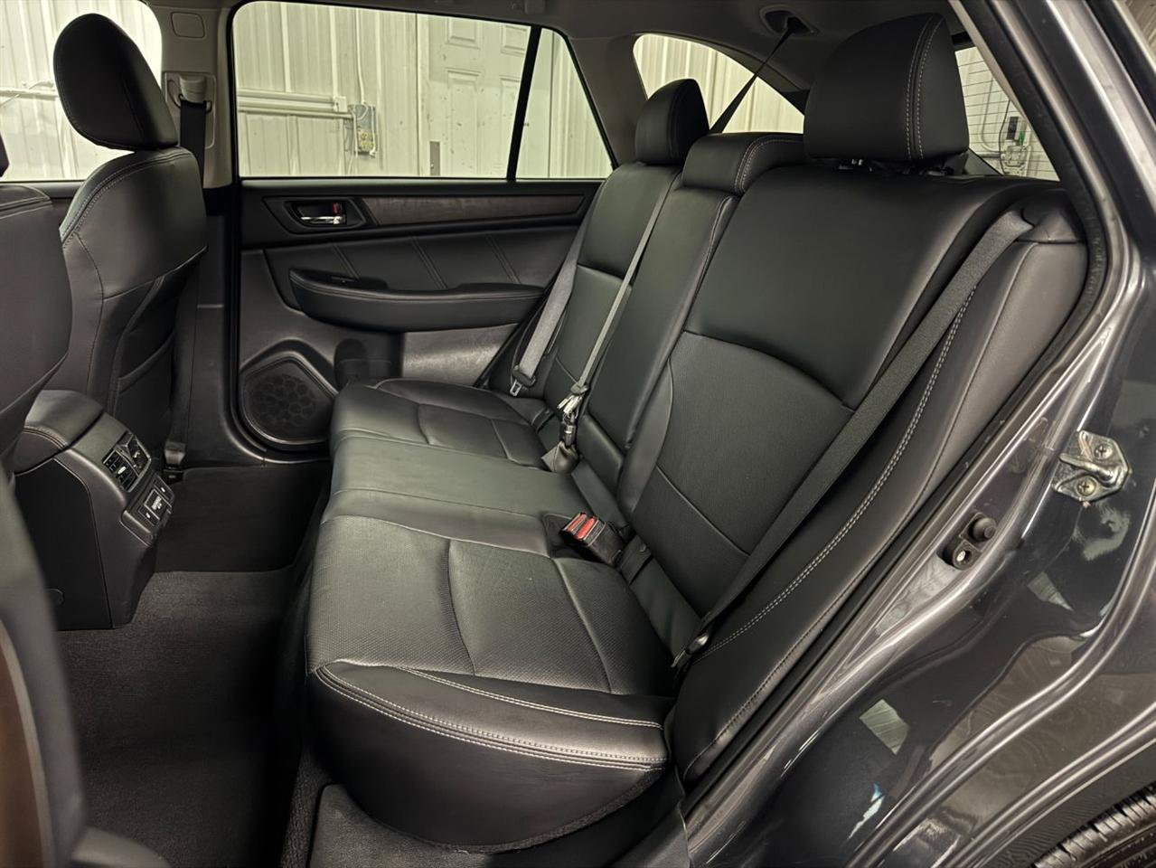 Used 2018 Subaru Outback 2.5i Limited AWD/4WD image 8