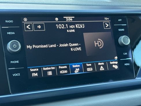 Used 2023 Volkswagen Taos SE image 18